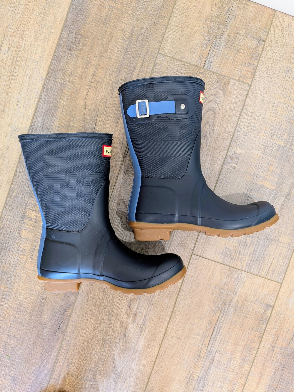 Hunter Navy Blue Colorblock Rain Boots with Brown Sole | 7
